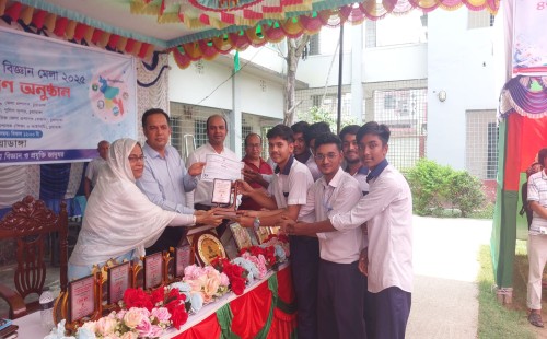 চুয়াডাঙ্গায় জাতীয় বিজ্ঞান মেলার সমাপনী ও পুরস্কার বিতরণকালে জেলা প্রশাসক