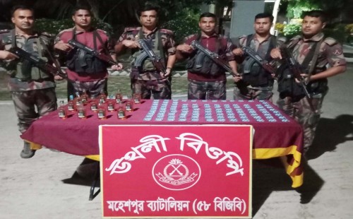 জীবননগর সীমান্ত এলাকায় ৫৮ বিজিবির পৃথক অভিযানে মাদক ও যৌন উত্তোজক ট্যাবলেট উদ্ধার