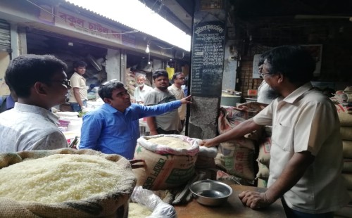 চুয়াডাঙ্গায় ভোক্তার অভিযানে শিশুখাদ্য ও মসলা তদারকি