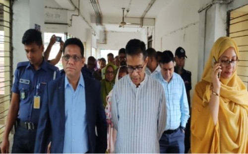মেহেরপুর জেনারেল হাসপাতাল ঘুরে দেখলেন প্রধান উপদেষ্টার বিশেষ সহকারী