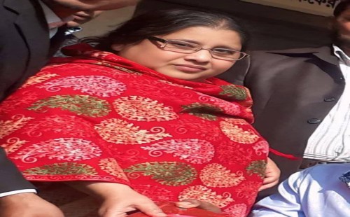 শিক্ষার্থীদের কান্নায় চিরনিদ্রায় শায়িত শিক্ষিকা মাহজেবিন