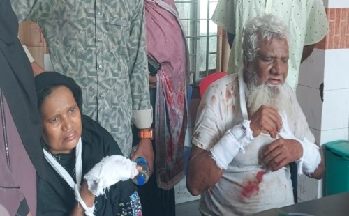 দামুড়হুদায় জমি নিয়ে বিরোধের জেরে বাবা-মেয়েকে কুপিয়ে জখম