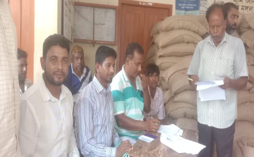 আন্দুলবাড়ীয়া ইউনিয়ন পরিষদে উঠান বৈঠক ও চাল বিতরণ