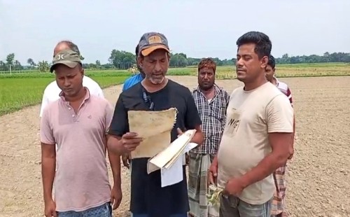 গাংনীতে জমি নিয়ে বিরোধের জেরে সংবাদ সম্মেলন