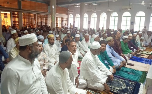 ত্যাগের মহিমায় চুয়াডাঙ্গায় পবিত্র ঈদুল আজহা উদ্যাপন