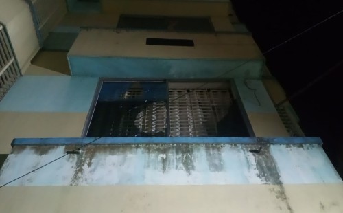 চুয়াডাঙ্গা শহরের বিশ্বাস ও আসমা টাওয়ারে ইটপাটকেল নিক্ষেপ