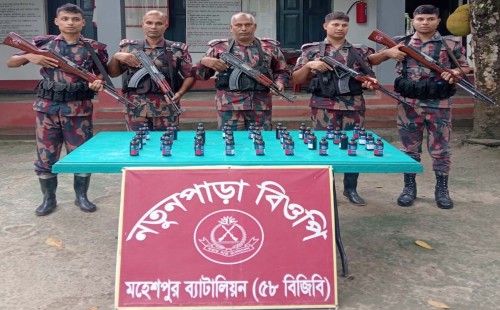 বিভিন্ন মাদক উদ্ধার, ১৩ বাংলাদেশি আটক