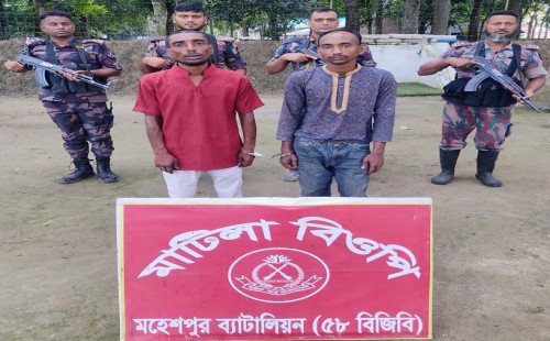 ১০ জন আটক, ৩ জনকে ফেরত দিল বিএসএফ