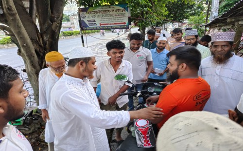 চুয়াডাঙ্গা পৌর এলাকায় গণসংযোগকালে অ্যাড. মাসুদ পারভেজ