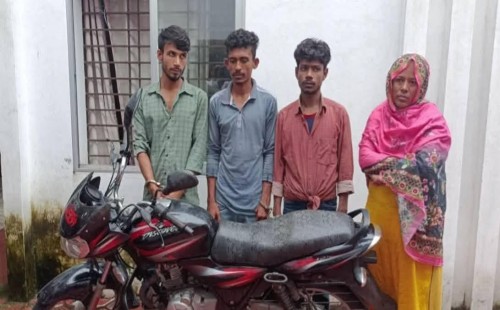 আটক ৪ জনের একজন নারী ইউপি সদস্য