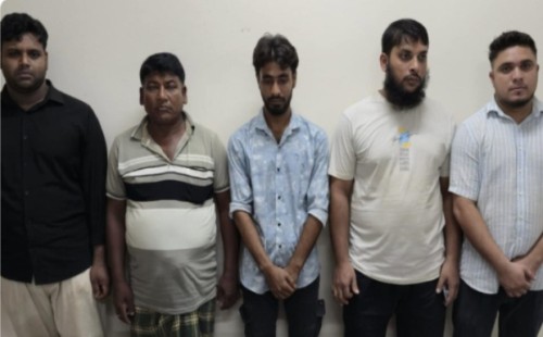 মেহেরপুর জেনারেল হাসপাতালে সেনা অভিযানে ৫ দালাল আটক