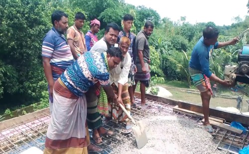 কার্পাসডাঙ্গায় মসজিদের ছাদ ঢালাইয়ের উদ্বোধন
