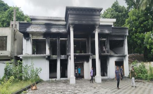 দর্শনায় সাবেক এমপি টগরের বাড়িতে সেনাবাহিনীর তল্লাশি