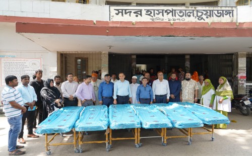 চুয়াডাঙ্গা সদর হাসপাতালে সেবায় গতি আনতে প্রশাসনের ট্রলি সহায়তা