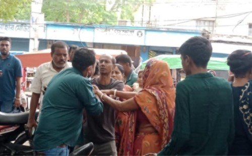মেহেরপুরে যৌতুক মামলার হাজিরা শেষে আদালত চত্বরে উত্তেজনা
