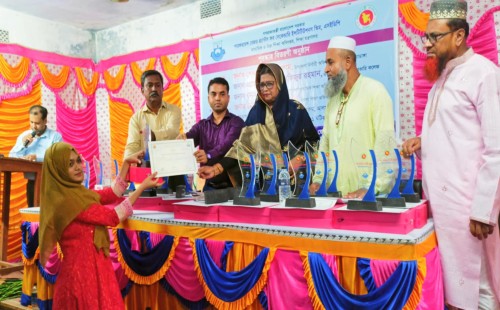 আলমডাঙ্গায় কৃতী শিক্ষার্থীদের সংবর্ধনা ও পুরস্কার