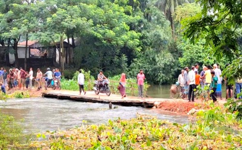বেগবতী নদীতে ঠিকাদারের বাঁধ, পানিবন্দী ২০ গ্রামের মানুষ