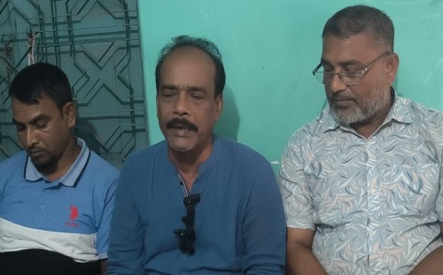 মেহেরপুর গণপূর্তের বিরুদ্ধে সংবাদ সম্মেলন