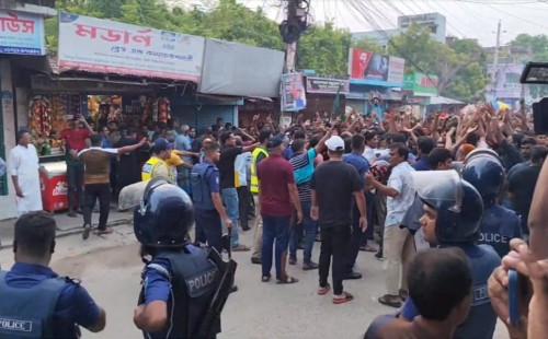 মেহেরপুরে বিএনপির মিছিলে দুই গ্রুপের মুখোমুখী অবস্থান, উত্তেজনা চরমে