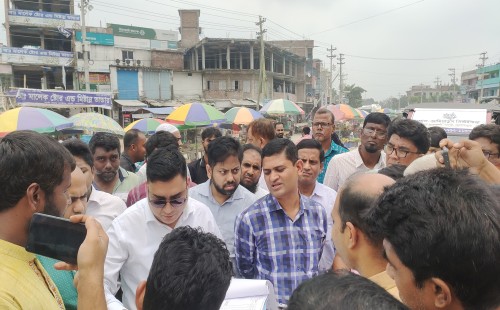 গাংনীতে সড়ক বিভাগের জমি প্রভাবশালীদের দখলে, নির্মাণকাজ বন্ধে জনদুর্ভোগ