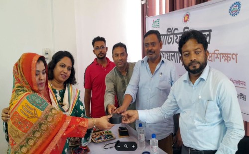 ঝিনাইদহে আর্টিফিসিয়াল জুয়েলারি প্রশিক্ষণ ও সনদ বিতরণ