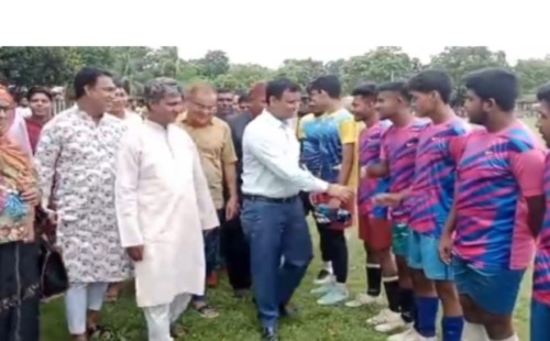 আমঝুপিতে গোল্ডকাপ ফুটবল টুর্নামেন্টের উদ্বোধন