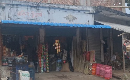হরিণাকুণ্ডুতে দোকানের তালা ভেঙে চুরি