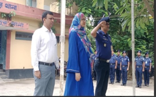 মেহেরপুর সদর থানা পরিদর্শন করলেন জেলা প্রশাসক
