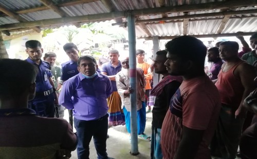 লাখ টাকা জরিমানা, ৮ বস্তা সার জব্দ