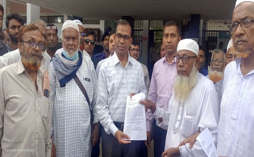 ঝিনাইদহে ক্ষতিগ্রস্ত জামির মালিকদের স্মারকলিপি