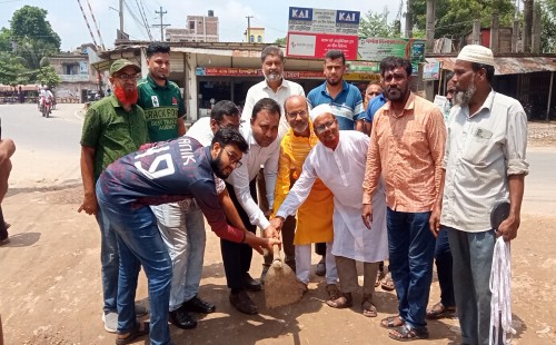 দর্শনায় পাকা রাস্তা নির্মাণকাজের উদ্বোধন