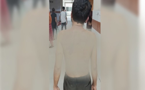 চুয়াডাঙ্গায় মোটরসাইকেল চোর সন্দেহে যুবককে তুলে নিয়ে পিটুনি