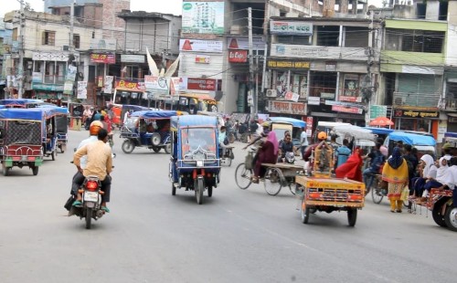 দিন-রাত সমানে ভ্যাপসা গরমে নাজেহাল মানুষ