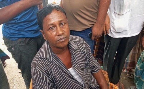 গাংনী সাব রেজিস্ট্রি অফিস থেকে পকেটমার আটক