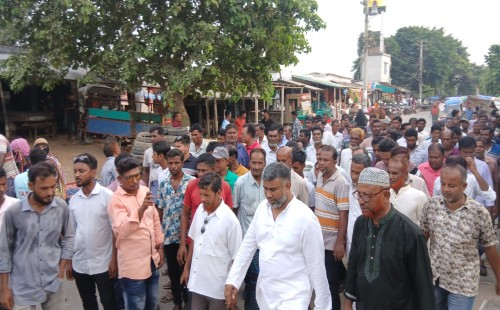 আলমডাঙ্গার ডাউকীতে গণসংযোগকালে জেলা বিএনপির সাধারণ সম্পাদক শরীফ