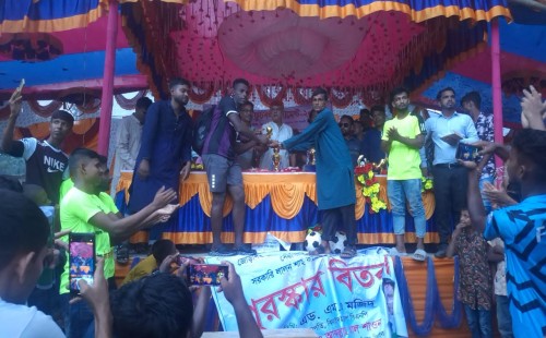 ঝিনাইদহের জোড়াদহ ফুটবল টুর্নামেন্টে শ্বাসরুদ্ধকর ফাইনাল