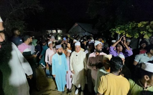 জীবননগরে দুস্থ নারীকে ঘর, চৌকি ও ফ্যান উপহার দিলেন জামায়াত নেতা রুহুল আমিন