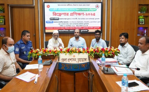 চুয়াডাঙ্গায় পেশাগত গাড়ি চালকদের প্রশিক্ষণ অনুষ্ঠিত