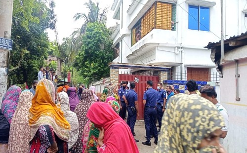 ফ্যান চলছিল, দরজাও বন্ধ; দুর্গন্ধে জানা গেল মৃত্যুর খবর
