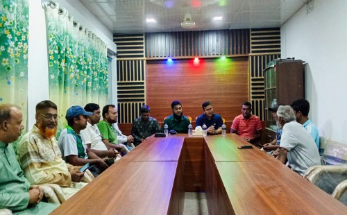 দামুড়হুদায় সাংবাদিকদের সঙ্গে অতিরিক্ত পুলিশ সুপার মোস্তাফিজুর রহমানের মতবিনিময়