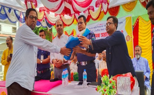চুয়াডাঙ্গার সড়াবাড়ীয়ায় বাল্যবিয়ে ও ইভটিজিং প্রতিরোধে অভিভাবক সমাবেশ