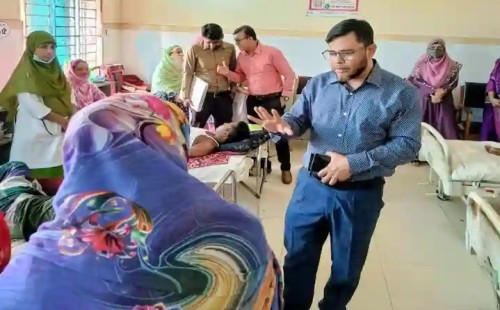 আলমডাঙ্গা স্বাস্থ্য কমপ্লেক্স ও হারদী নূরানী মাদ্রাসা পরিদর্শনে সিভিল সার্জন ডা. হাদী জিয়াউদ্দিন