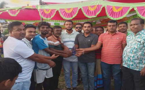 দামুড়হুদা দশমী গোল্ডকাপ ফুটবল টুর্নামেন্টের দ্বিতীয় রাউন্ডের খেলা অনুষ্ঠিত