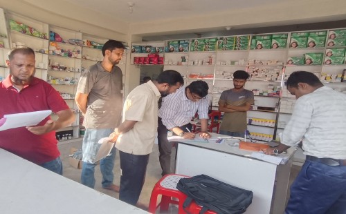 আলমডাঙ্গার জেহালা ও মুন্সিগঞ্জে ওষুধ প্রশাসনের অভিযান