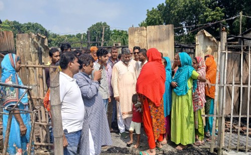 দুঃসময়ে মানবতার হাত বাড়ালেন শরীফুজ্জামান শরীফ