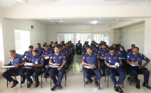 নির্বাচনী দায়িত্বে দক্ষতা বাড়াতে চুয়াডাঙ্গায় পুলিশের প্রশিক্ষণ