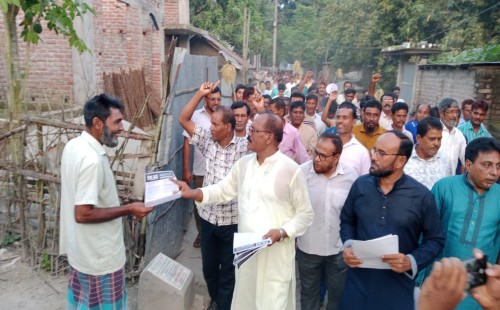 মেহেরপুরে আমিরুলের পথসভা ও লিফলেট বিতরণ