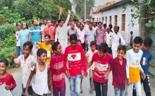 মেহেরপুরের বলিয়ারপুরে অ্যাড. কামরুলের গণসংযোগ