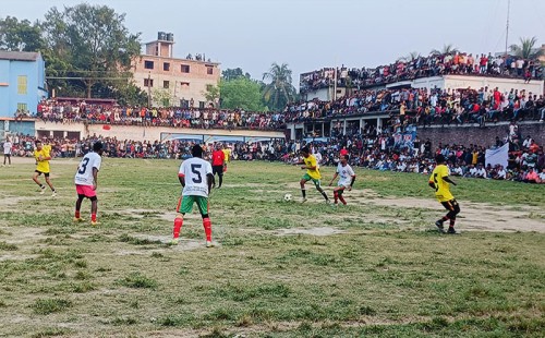 মহেশপুরে নাইজেরিয়া বনাম ঘানা ফুটবল ম্যাচ