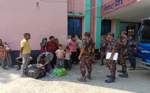 কাথুলী সীমান্তে বিজিবি-বিএসএফের সৌজন্য সাক্ষাৎ